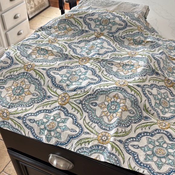 Floral Patterned Bedding Set - Picture 3 of 3